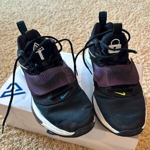 Men’s nike Giannis basketball shoes